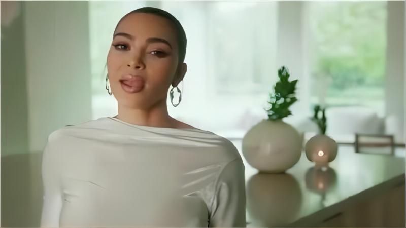 From Gorgeous to Minimalist: Uncovering the Kardashians' Unexpected DIY Home Decor