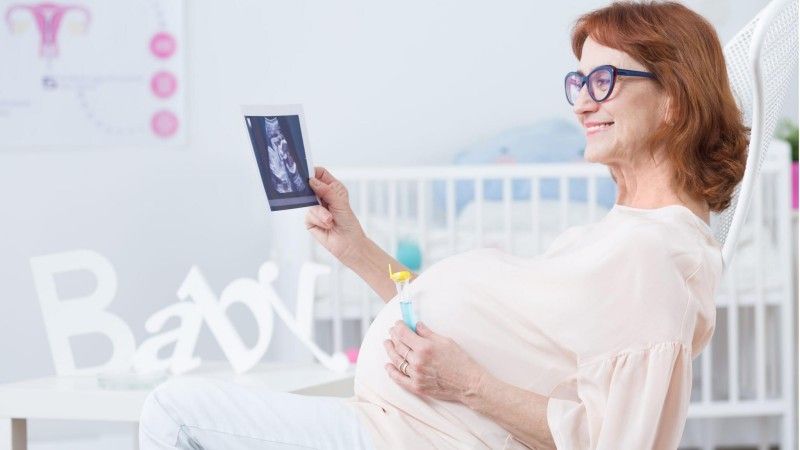 50-year-old nanny is pregnant with 20-year-old boss's child, the reason is...